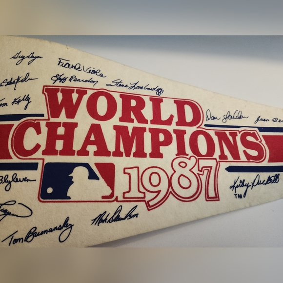 Vintage 1987 Minnesota Twins World Series Baseball 30x12" Felt full size Pennant - Picture 2 of 6